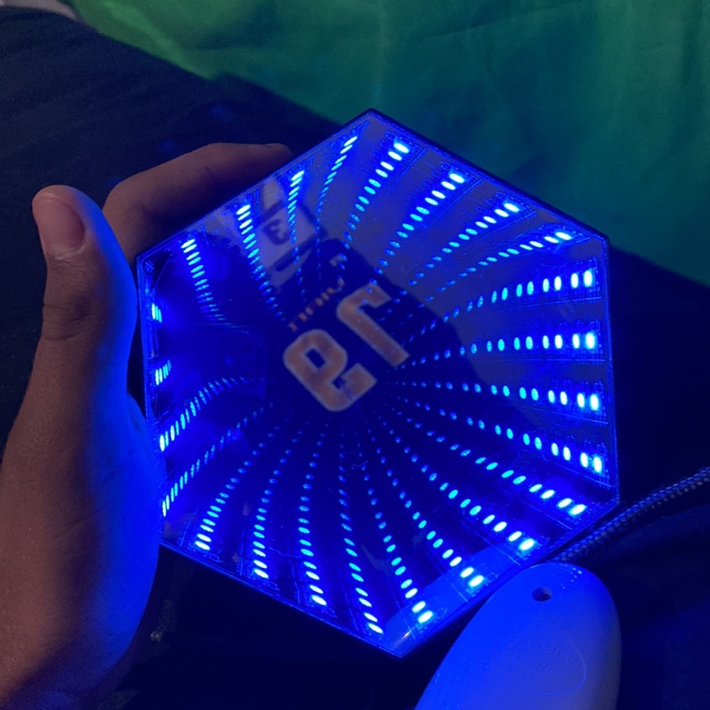 Monster, LED mirror light - Picture 5 of 6